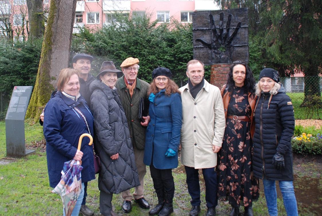 Gemeinderätin Monika Eibl, Christian Klippl, Landtagspräsidentin Dr.in Brigitta Pallauf, Dr. Franz Salm-Reifferscheidt, Landeshauptmann-Stellvertreterin Mag.a Martina Berthold, Vizebürgermeister Bernhard Auinger, Nicole Sevik, Dr.in Erika Thurner.