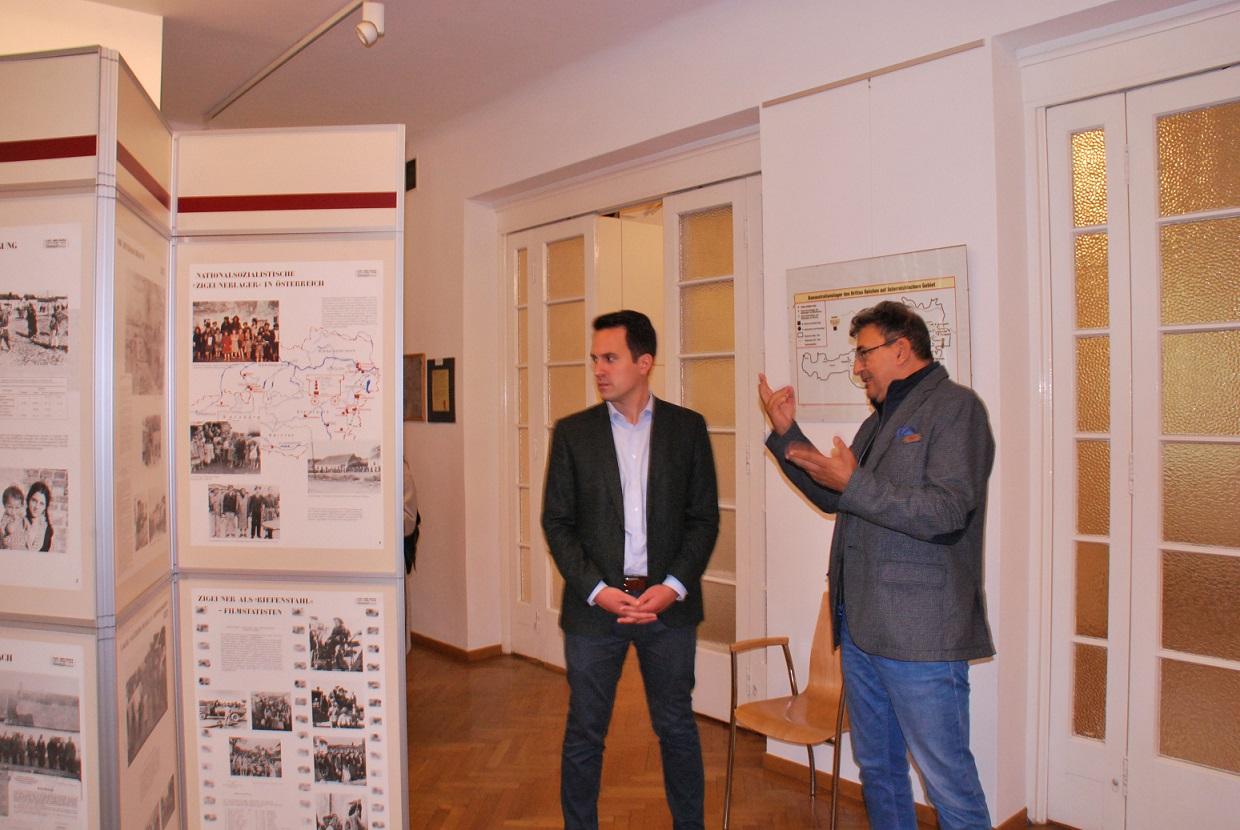 Vizebürgermeister Christoph Wiederkehr (l.) und Christian Klippl im Ausstellungsraum.